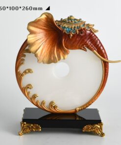 Tượng voi khóa ngọc