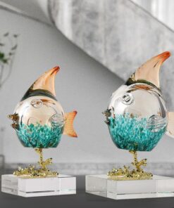 Tượng con cá làm bằng pha lê