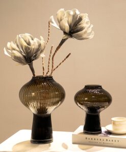 Bình cắm hoa hình đèn lồng