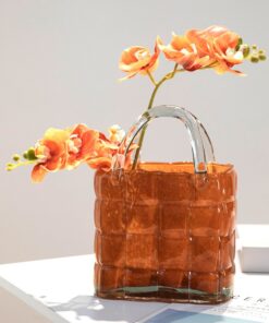 Bình cắm hoa hình chiếc túi xách