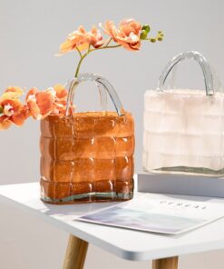 Bình cắm hoa hình chiếc túi xách