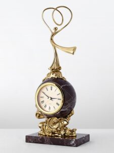 Đồng hồ để bàn sang trọng