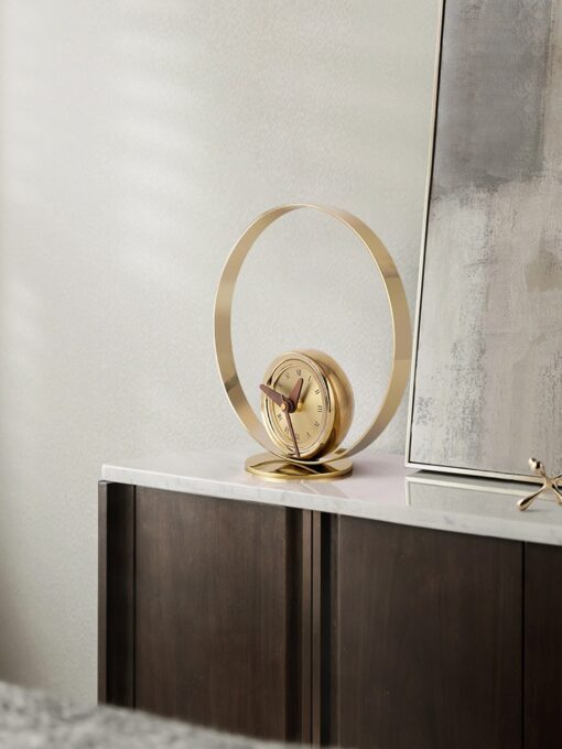 dong-ho-trang-tri-ke-tivi 2 Đồng hồ trang trí kệ Tivi