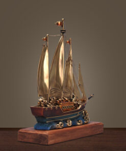 Mô hình thuyền bằng đồng