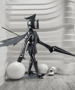 Tượng chiến binh đứng gác