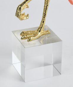 Tượng hồng hạc bày kệ tủ