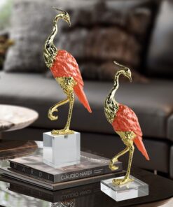 Tượng hồng hạc bày kệ tủ