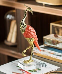 Tượng hồng hạc bày kệ tủ