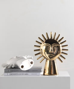 Tượng nữ thần mặt trời