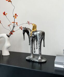 Tượng hiệp sĩ cưỡi ngựa điêu khắc