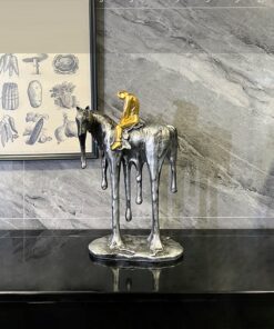 Tượng hiệp sĩ cưỡi ngựa điêu khắc