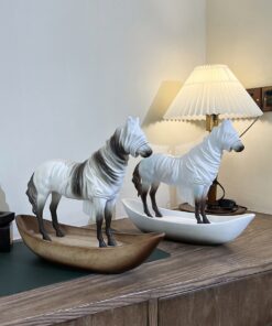 Tượng ngựa trang trí bàn làm việc