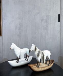 Tượng ngựa trang trí bàn làm việc