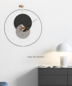 Đồng hồ treo tường phong cách tối giản