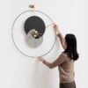 Đồng hồ treo tường phong cách tối giản