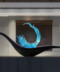 Tượng bày sảnh khách sạn 