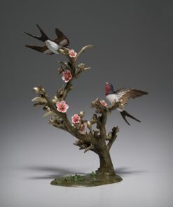 Tượng chim và hoa đào bằng đồng