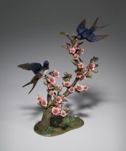 Tượng chim và hoa đào bằng đồng