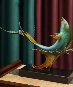 Tượng Cá Chép Vượt Sóng