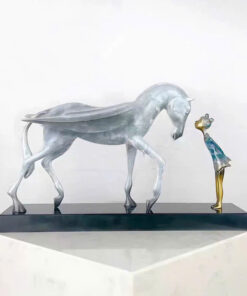 Tượng Nghệ Thuật Bé Gái Và Ngựa Thần