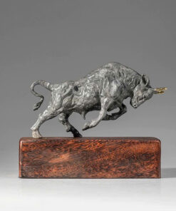 Tượng Bò Tót Dũng Mãnh Phong Thủy