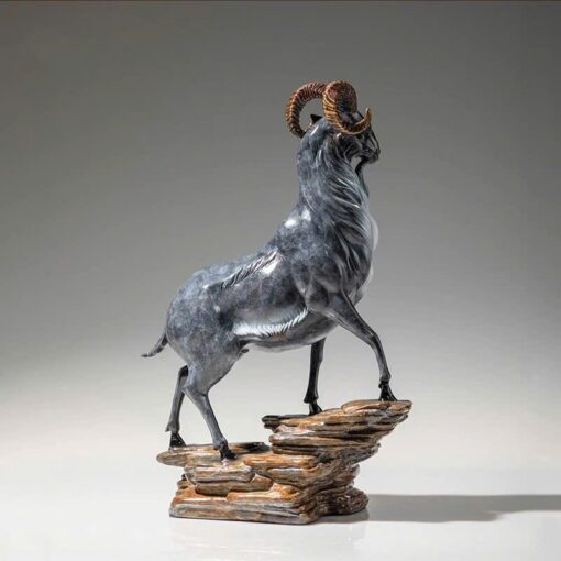 tuong-de-dung-tren-nui-da (4) Tượng Dê Đứng Trên Núi Đá