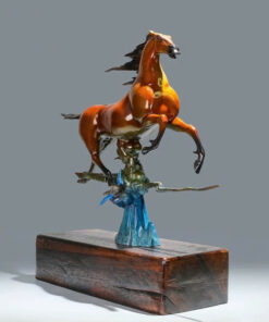 Tượng Ngựa Bay Lên Đỉnh Thành Công