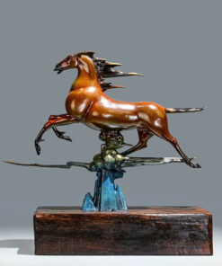 Tượng Ngựa Bay Lên Đỉnh Thành Công