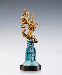 Tượng Rồng Đứng Uy Nghi Trên Sóng Nước