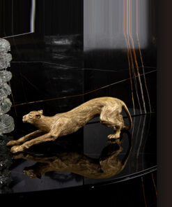 Tượng Báo Vàng Căng Mình Đầy Năng Lượng