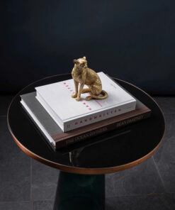 Tượng Báo Vàng Căng Mình Đầy Năng Lượng