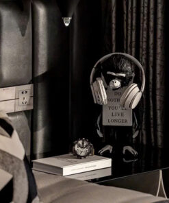 Tượng Khỉ Banksy 'Do Nothing'