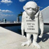 Tượng Khỉ Banksy 'Do Nothing'