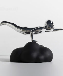 Tượng Nghệ Thuật Bay Trên Mây Tự Do