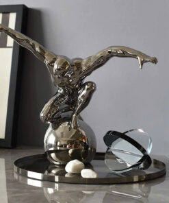 Tượng Chiến Binh Trên Đỉnh Thế Giới