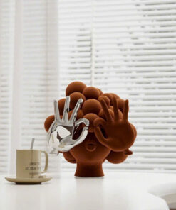 Tượng Cô Gái Vươn Tay Nghệ Thuật