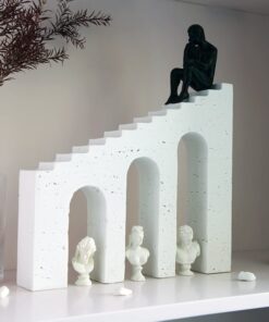 Tượng Nghệ Thuật Tư Duy Trên Bậc Thang