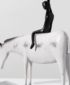 Tượng Nghệ Thuật Cưỡi Ngựa Phóng Khoáng