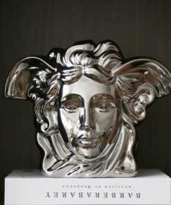 Tượng Nữ Thần Quyền Lực