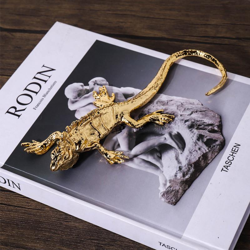 Tượng Thằn Lằn Vàng Trang Trí Độc Đáo