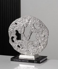 Tượng Gương Mặt Bán Nguyệt Tạo Hình Sắc Sảo