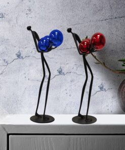 Tượng Ôm Quả Cầu Ánh Sáng Hiện Đại