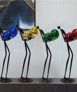 Tượng Ôm Quả Cầu Ánh Sáng Hiện Đại