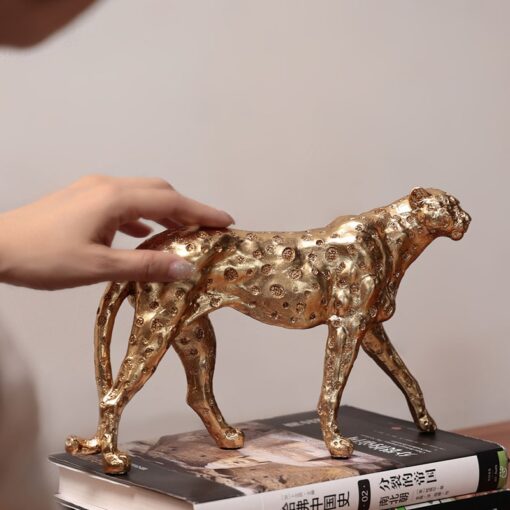 Tượng Báo Vàng Kiểu Dáng Thanh Lịch Tượng Báo Vàng Kiểu Dáng Thanh Lịch