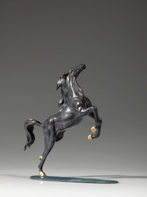 tuong-hac-ma-tung-vo (1) Tượng Hắc Mã Tung Vó