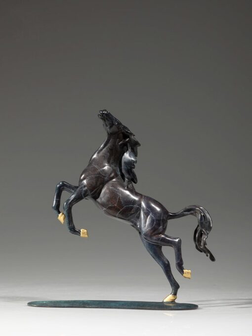 Tượng Hắc Mã Tung Vó Tượng Hắc Mã Tung Vó