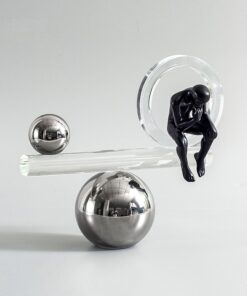 Tượng Nghệ Thuật Phản Chiếu Tư Duy