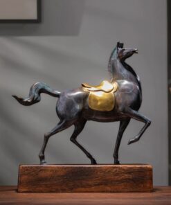 Tượng Ngựa Tự Tại Vương Giả