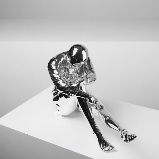 tuong-nguoi-may-tram-tu (4) Tượng Người Máy Trầm Mặc