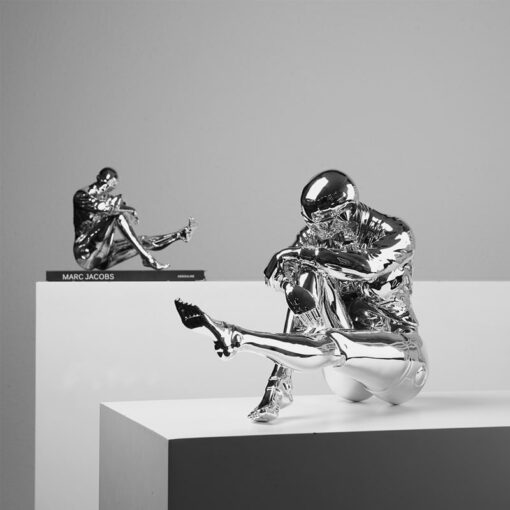 Tượng Người Máy Trầm Mặc Tượng Người Máy Trầm Mặc